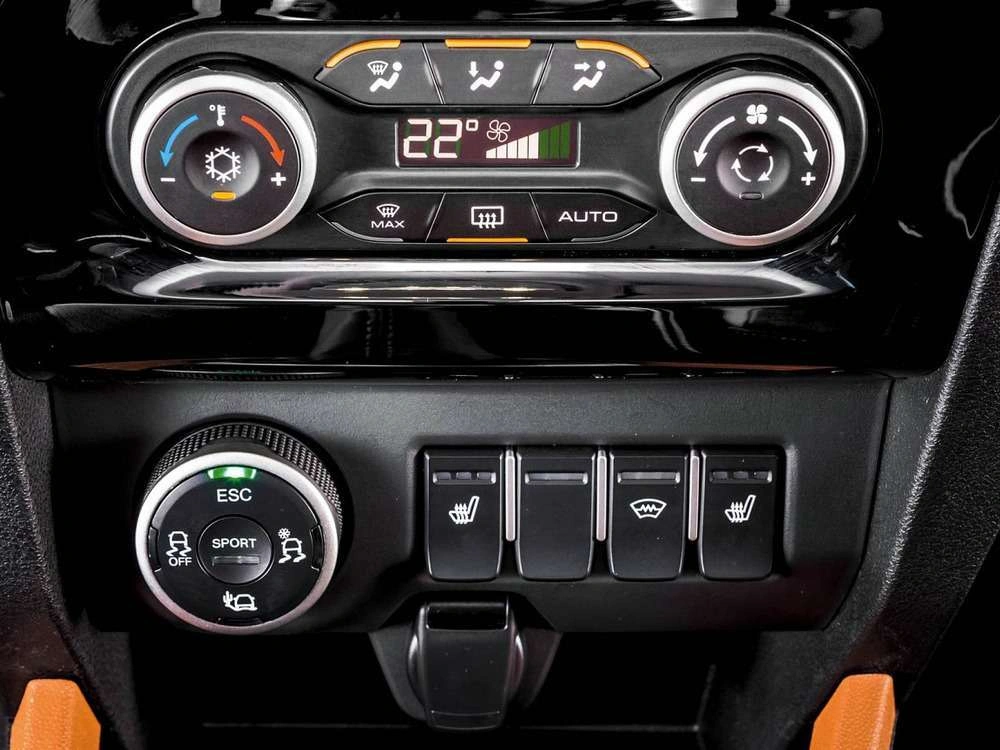 Lada Xray Cross - фото №11